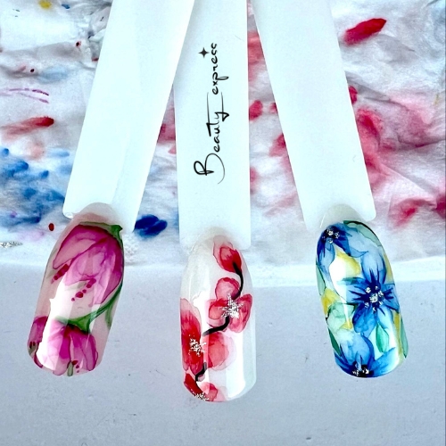 watercolour flowers nails